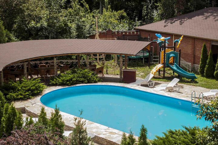 Pool 30 of 56