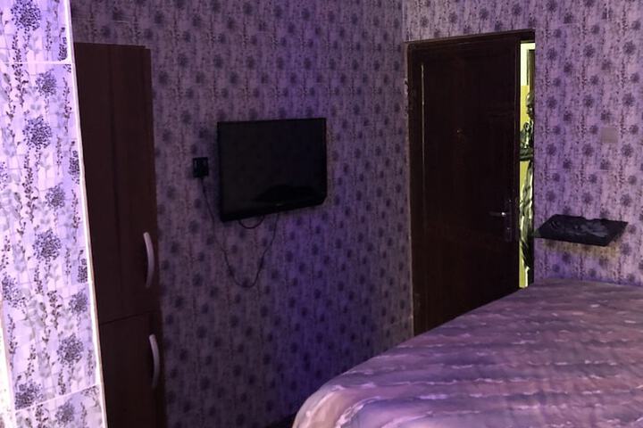 Room 11 of 11