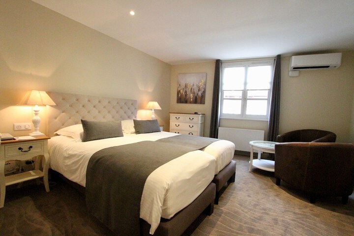 Room 5 of 115