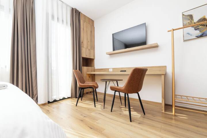 Room 12 of 26