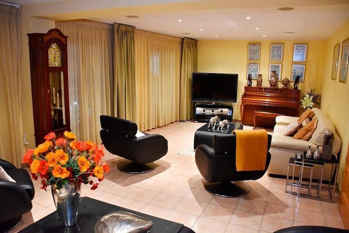 Hotel Interior 4 of 17