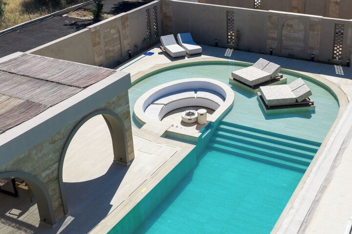 Pool 114 of 312