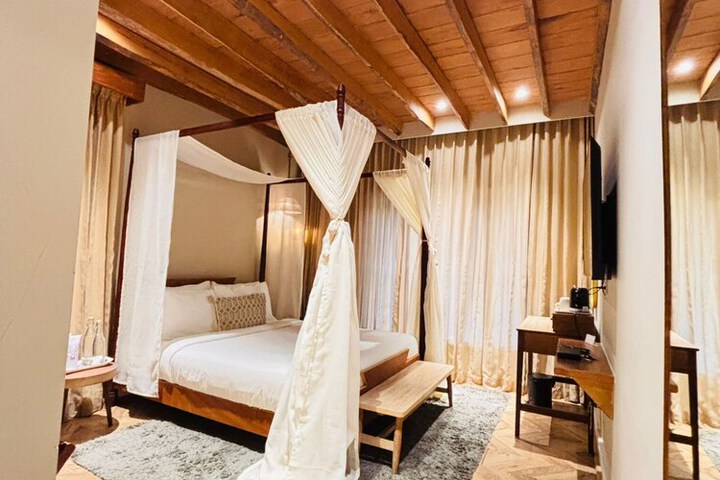 Room 14 of 38