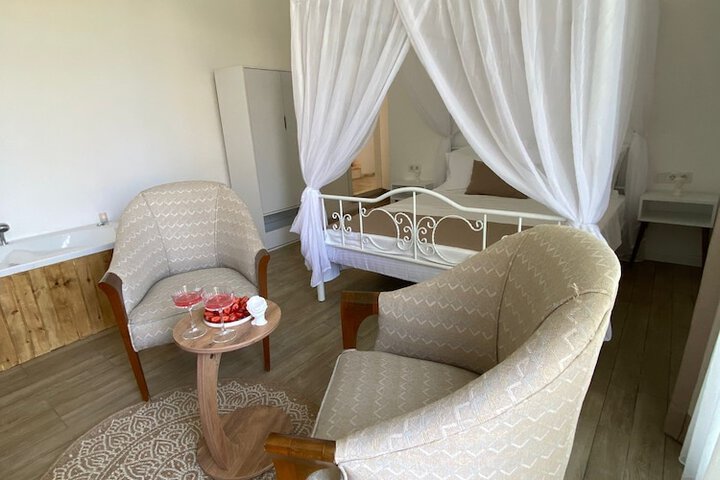 Room 37 of 184