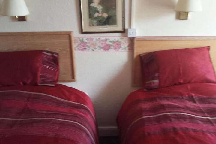 Room 6 of 11