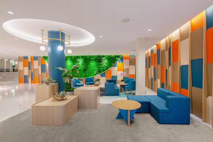Entrance & Lobby