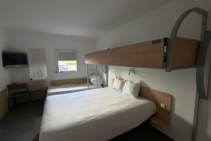 Room 11 of 62