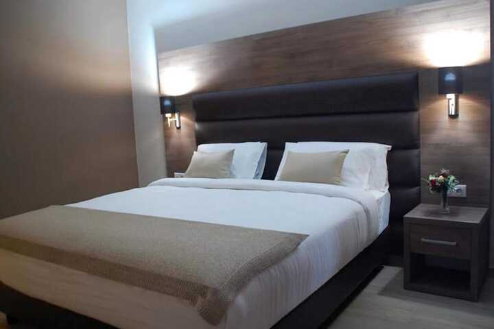 Room 6 of 35