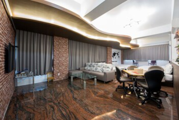 Room 14 of 19