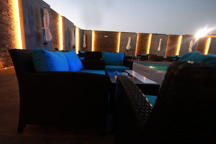 Hotel with Pool