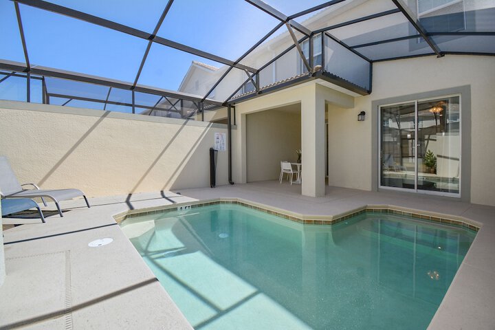 Pool 23 of 27