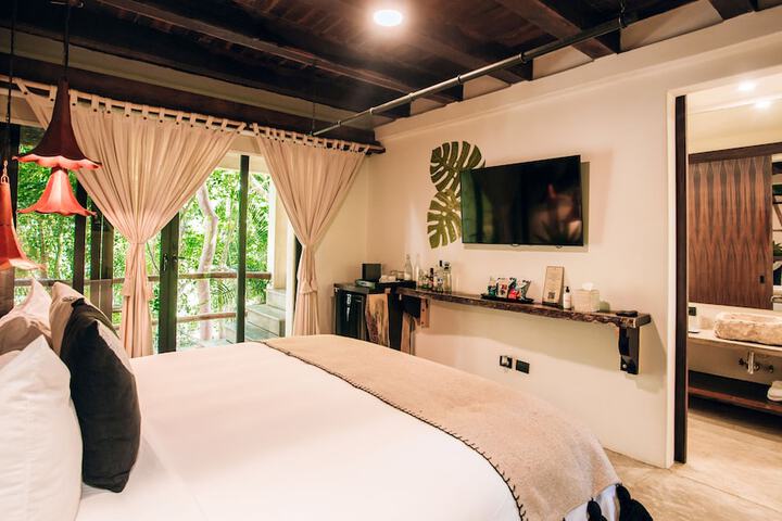 Room 51 of 161