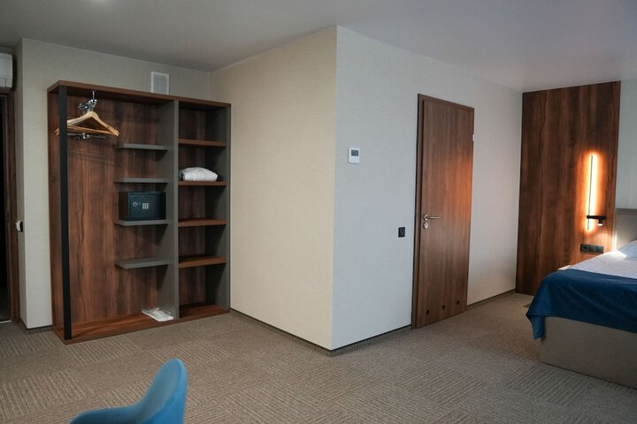 Room 49 of 67