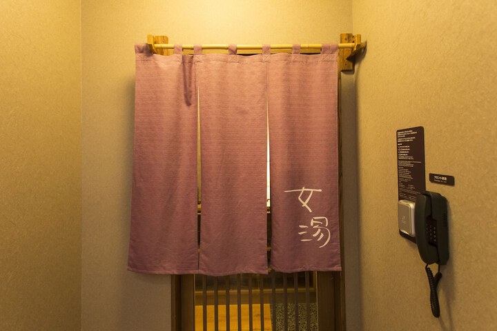 Spa 33 of 53