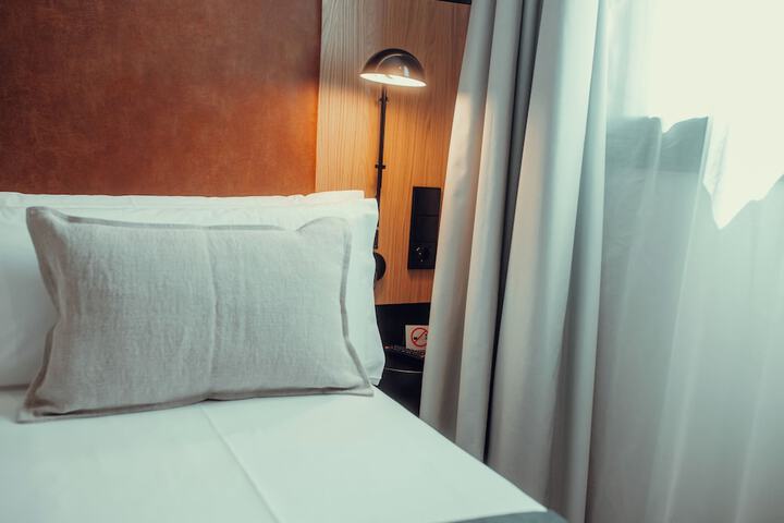 Room 34 of 110