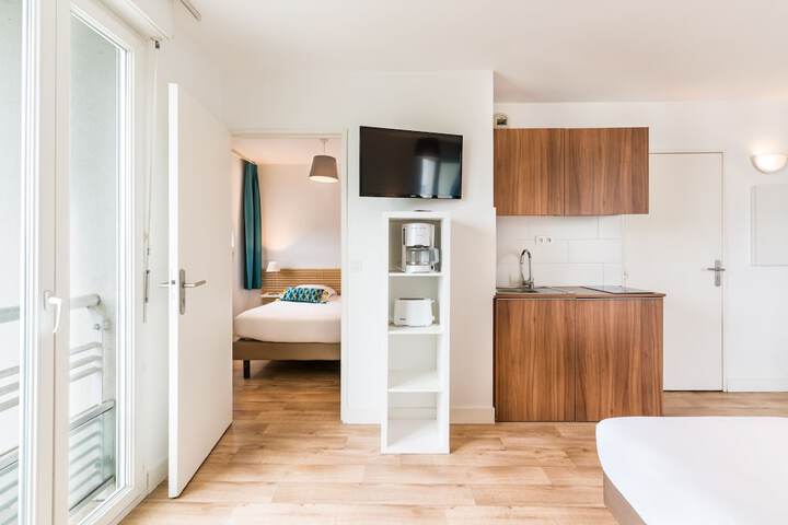 Room 6 of 38