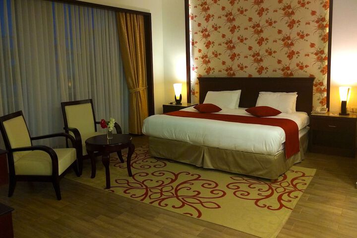 Room 12 of 74