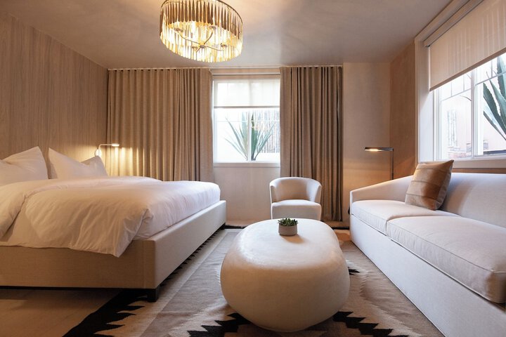 Room 15 of 65