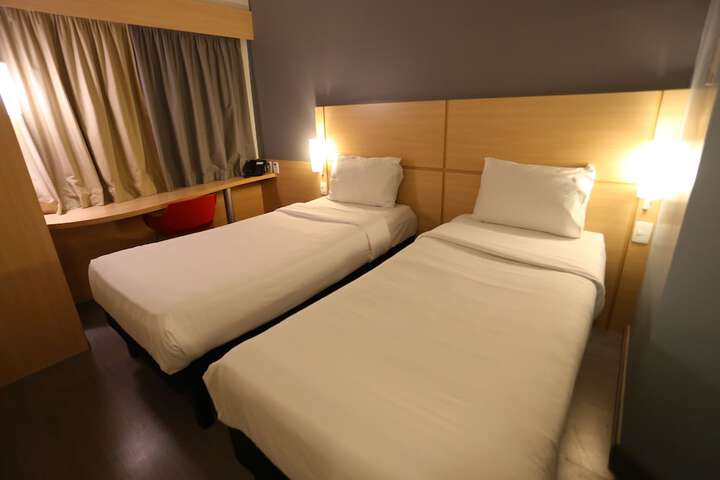 Room 36 of 128