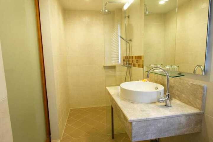 Clean Restrooms