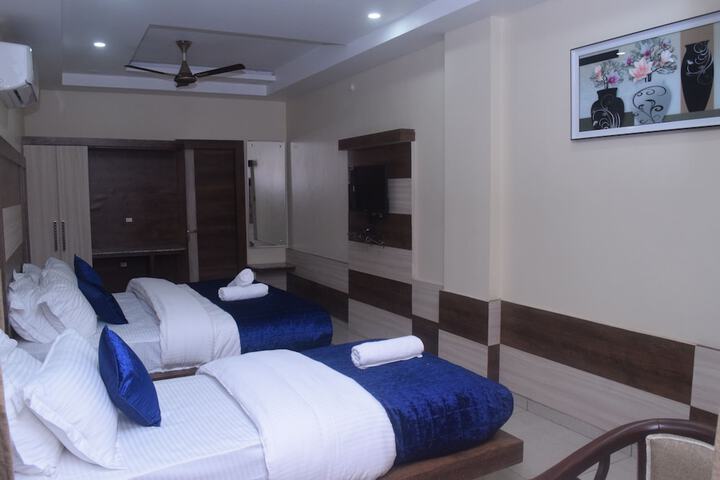 Room 8 of 73
