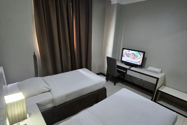 Room 19 of 48