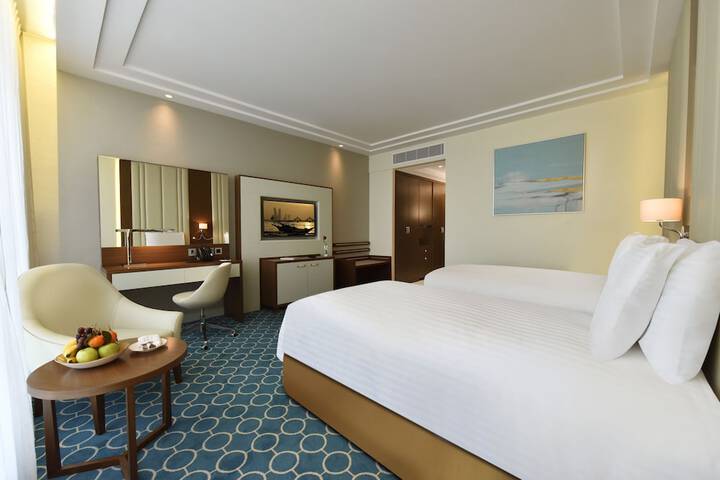 Room 10 of 83