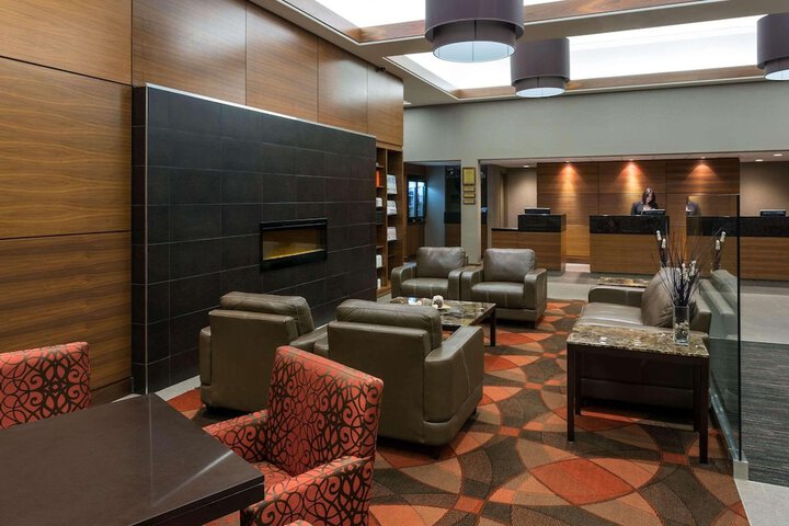 Entrance & Lobby