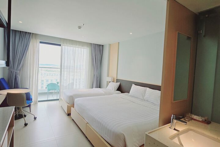 Room 8 of 67