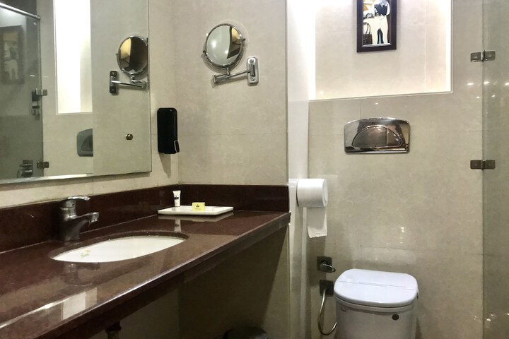 Room 207 of 288