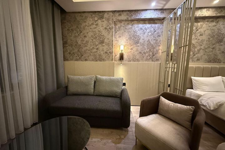 Room 21 of 36