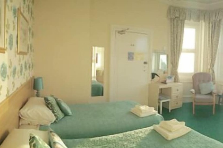 Room 27 of 70