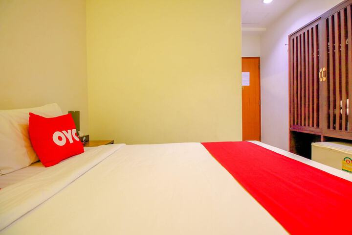 Room 9 of 37