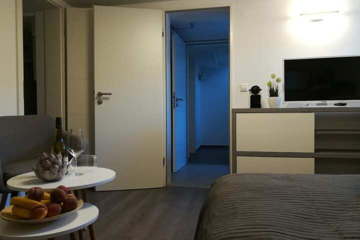 Room 25 of 53