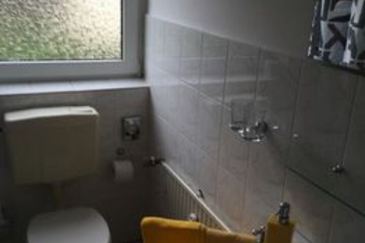 Room 2 of 26