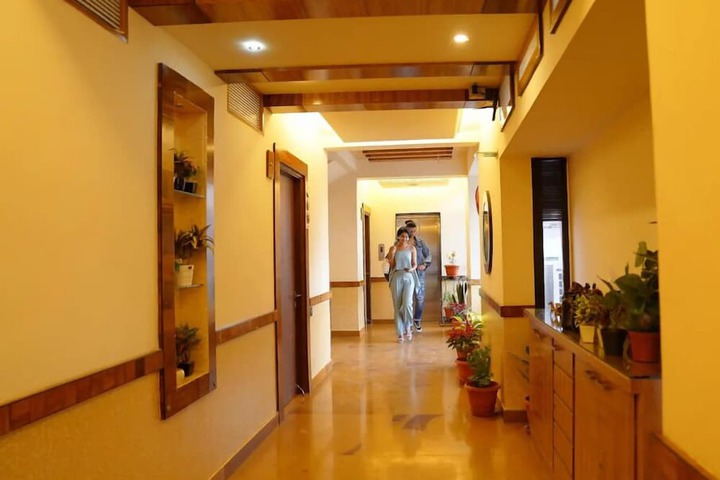 Room 7 of 13