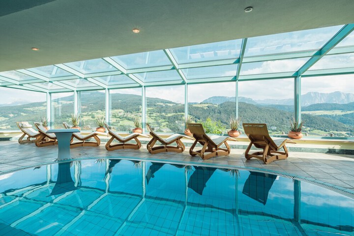 Hotel with Pool