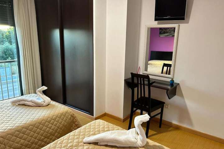 Room 4 of 36
