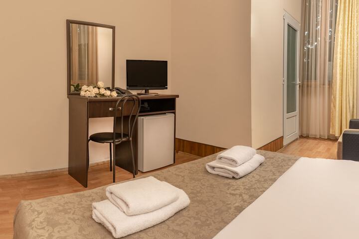 Room 13 of 21