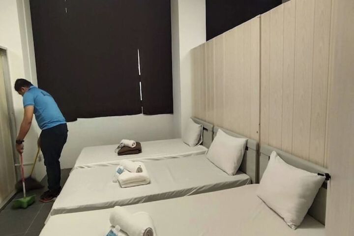 Room 18 of 32