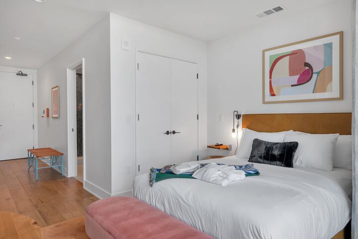 Room 49 of 860