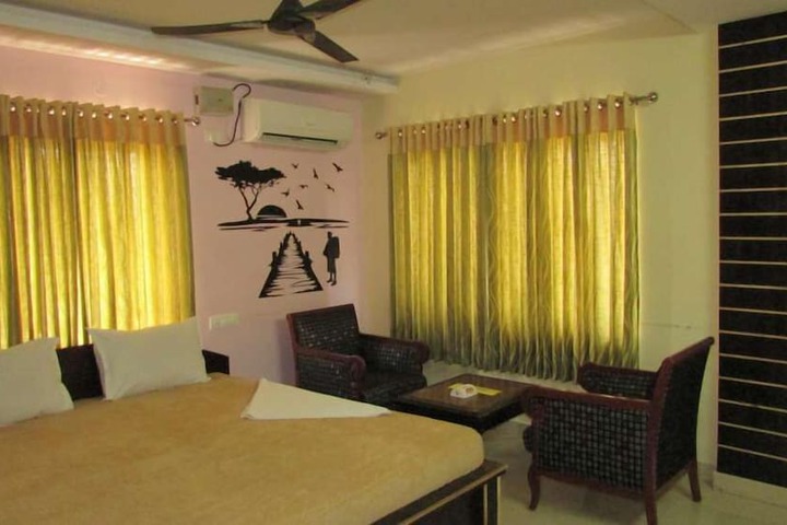 Room 10 of 38