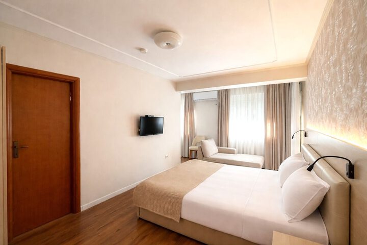 Room 18 of 85