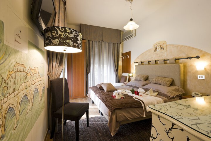 Room 50 of 123