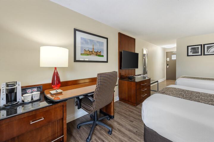 Room 9 of 25