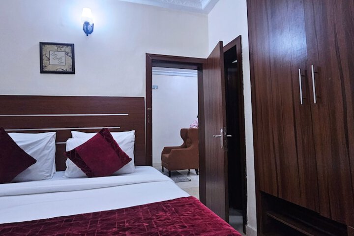 Room 28 of 81