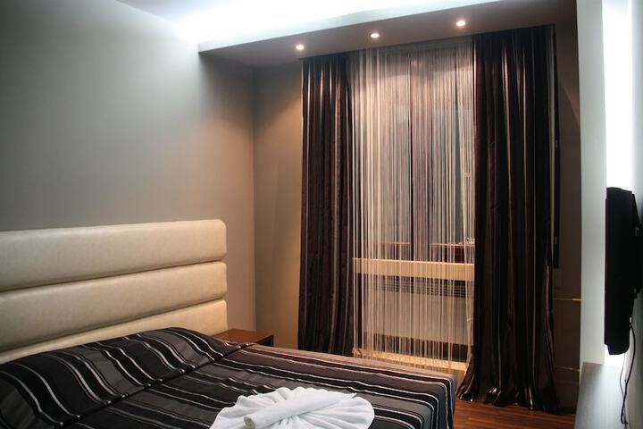 Room 4 of 36