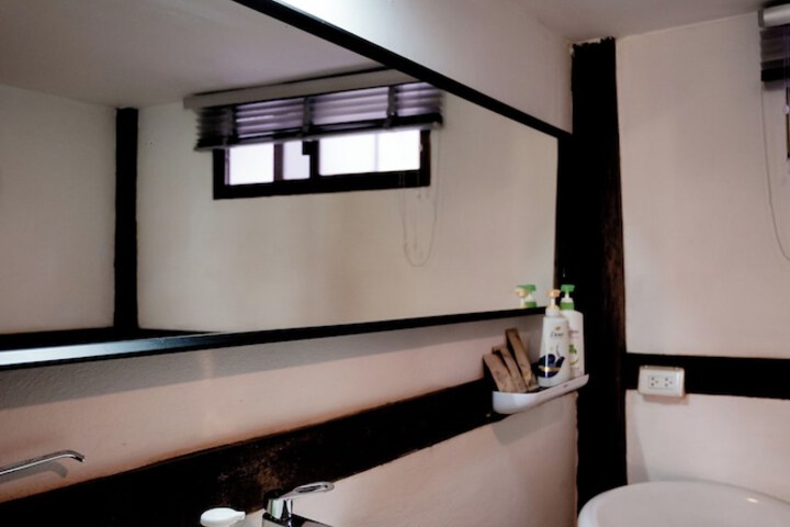 Room 15 of 28