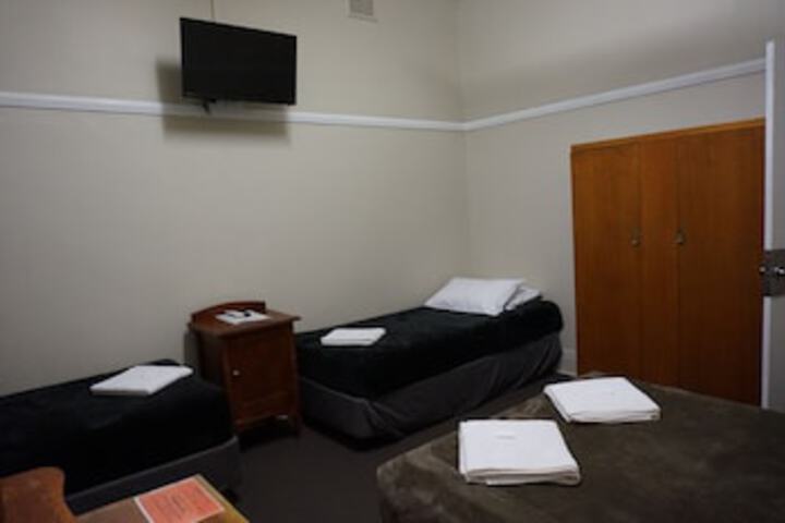 Room 16 of 63