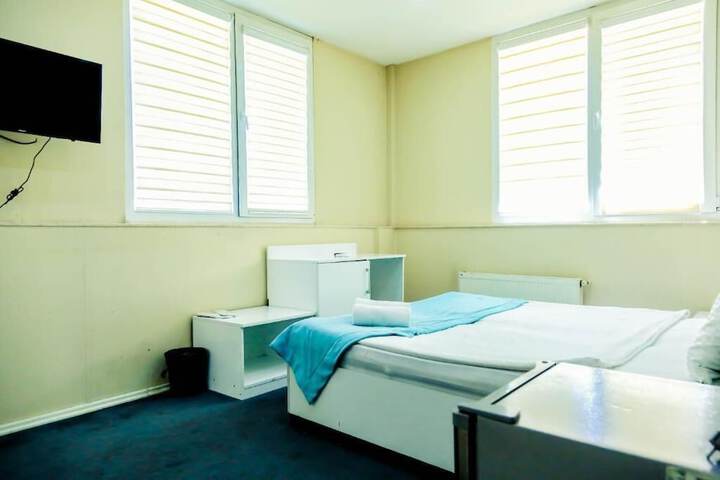 Room 11 of 24